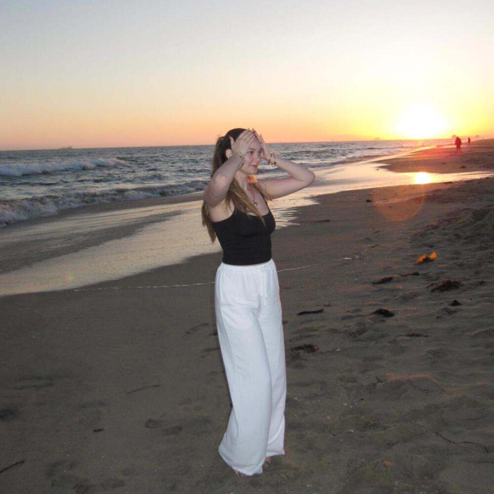 white linen pants🤍